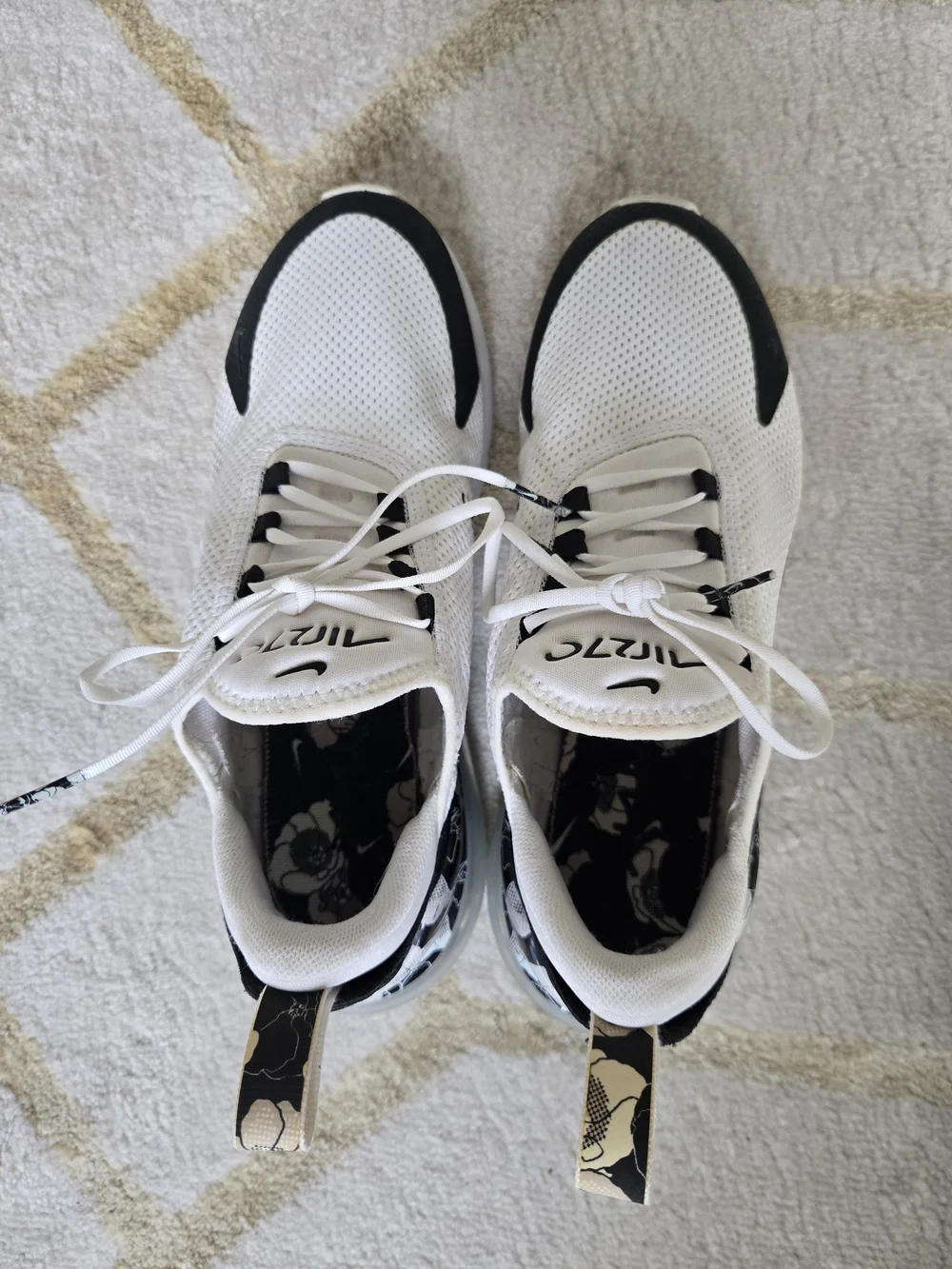 Nike Air Max 270 SE 